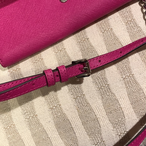 🥳 HP! 💞 MICHAEL KORS CHAIN WRISTLET PURSE - Picture 9 of 15